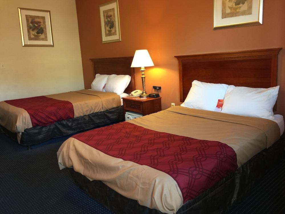 Red Carpet Inn Норуолк Экстерьер фото