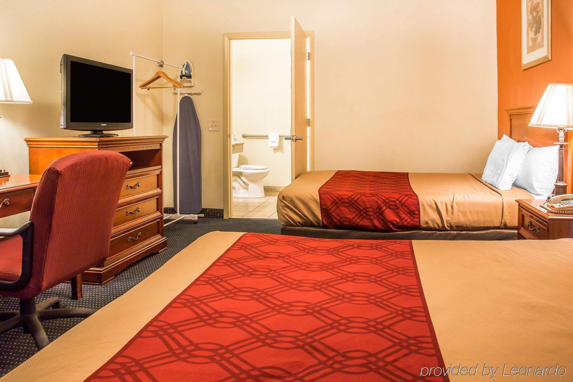 Red Carpet Inn Норуолк Экстерьер фото