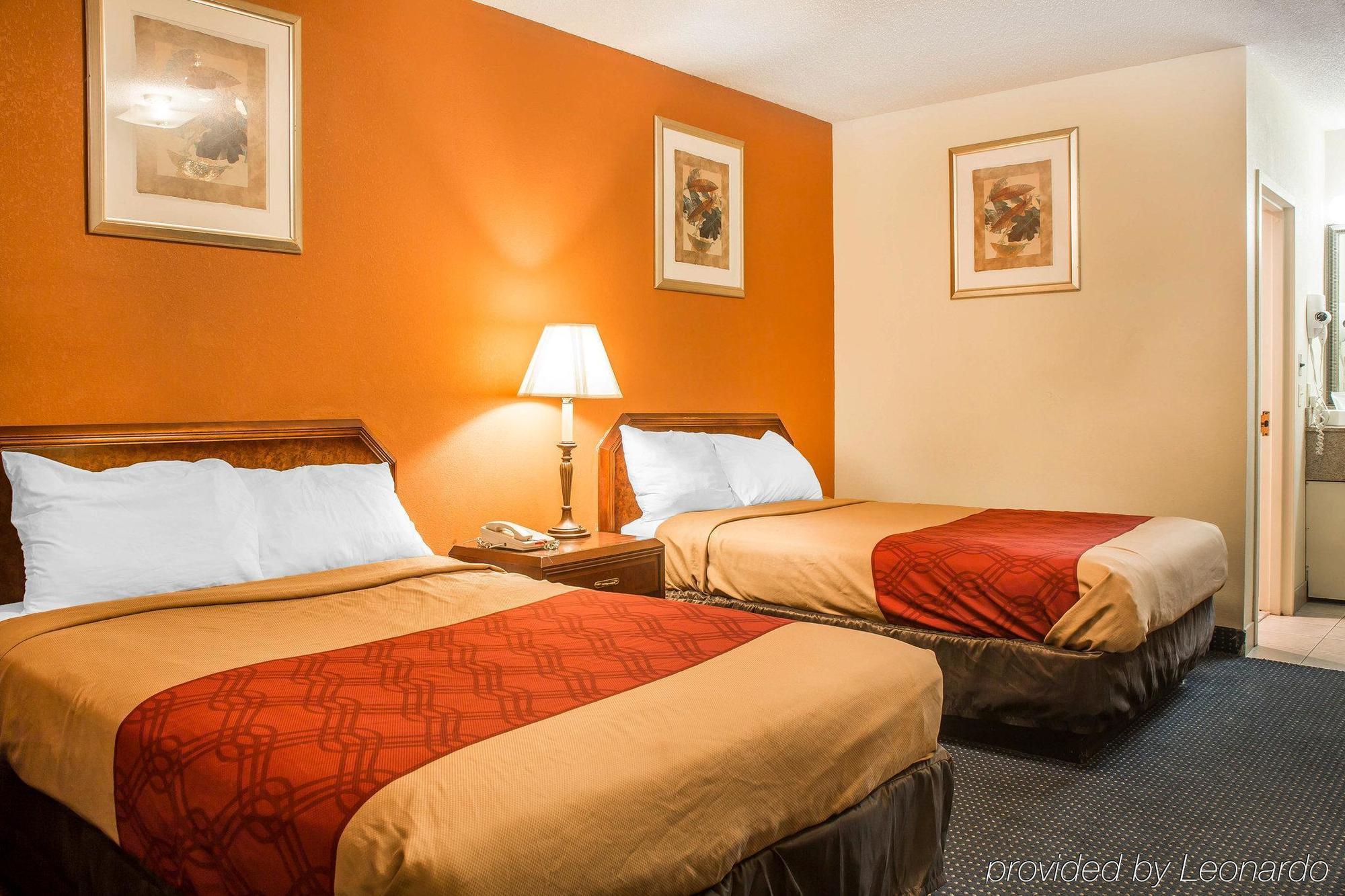 Red Carpet Inn Норуолк Экстерьер фото