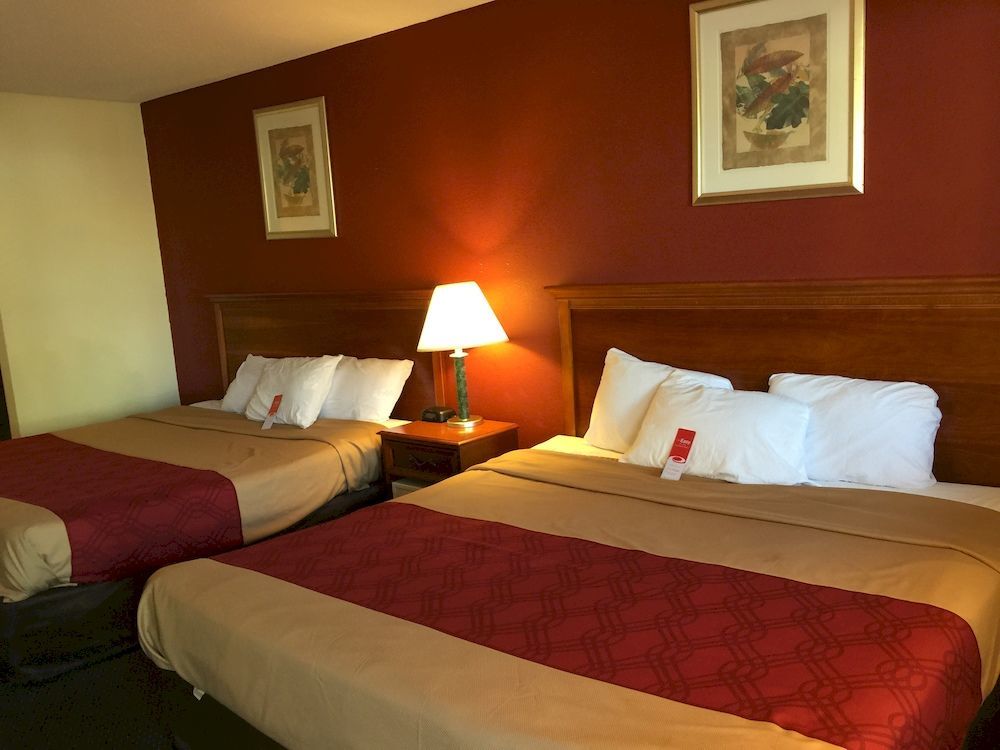 Red Carpet Inn Норуолк Экстерьер фото