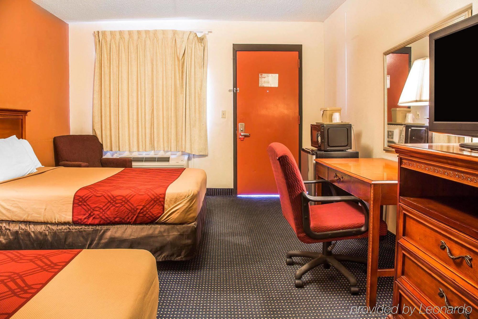 Red Carpet Inn Норуолк Экстерьер фото