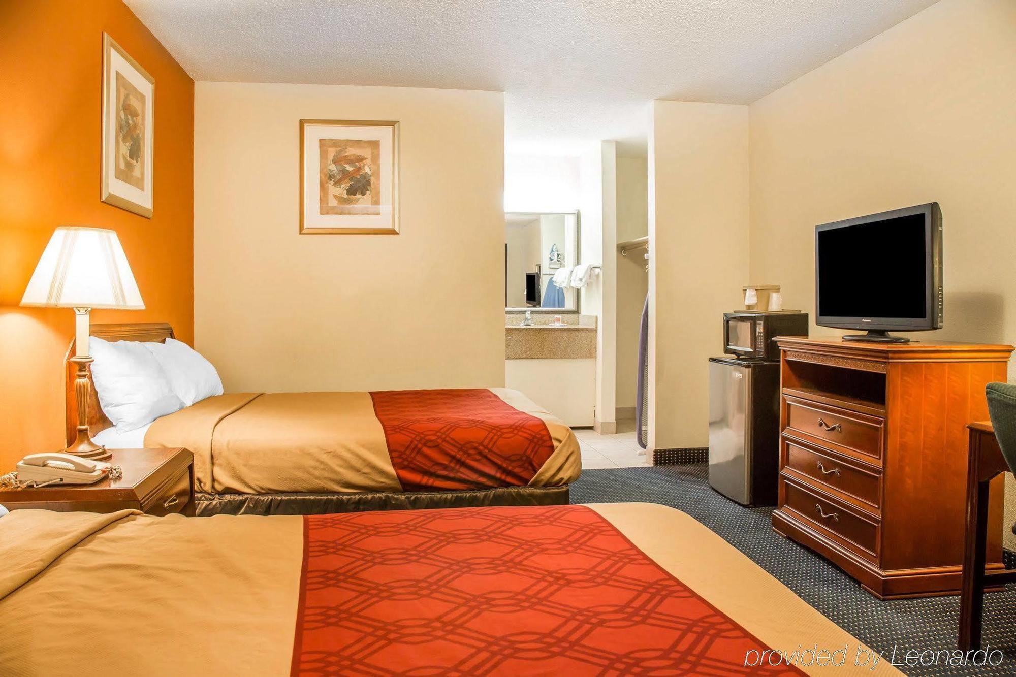 Red Carpet Inn Норуолк Экстерьер фото