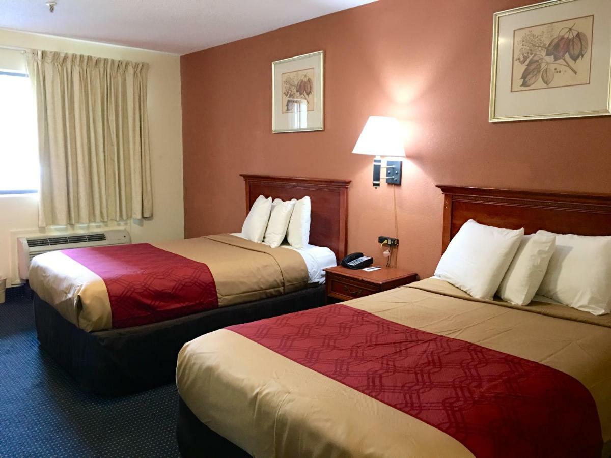 Red Carpet Inn Норуолк Экстерьер фото