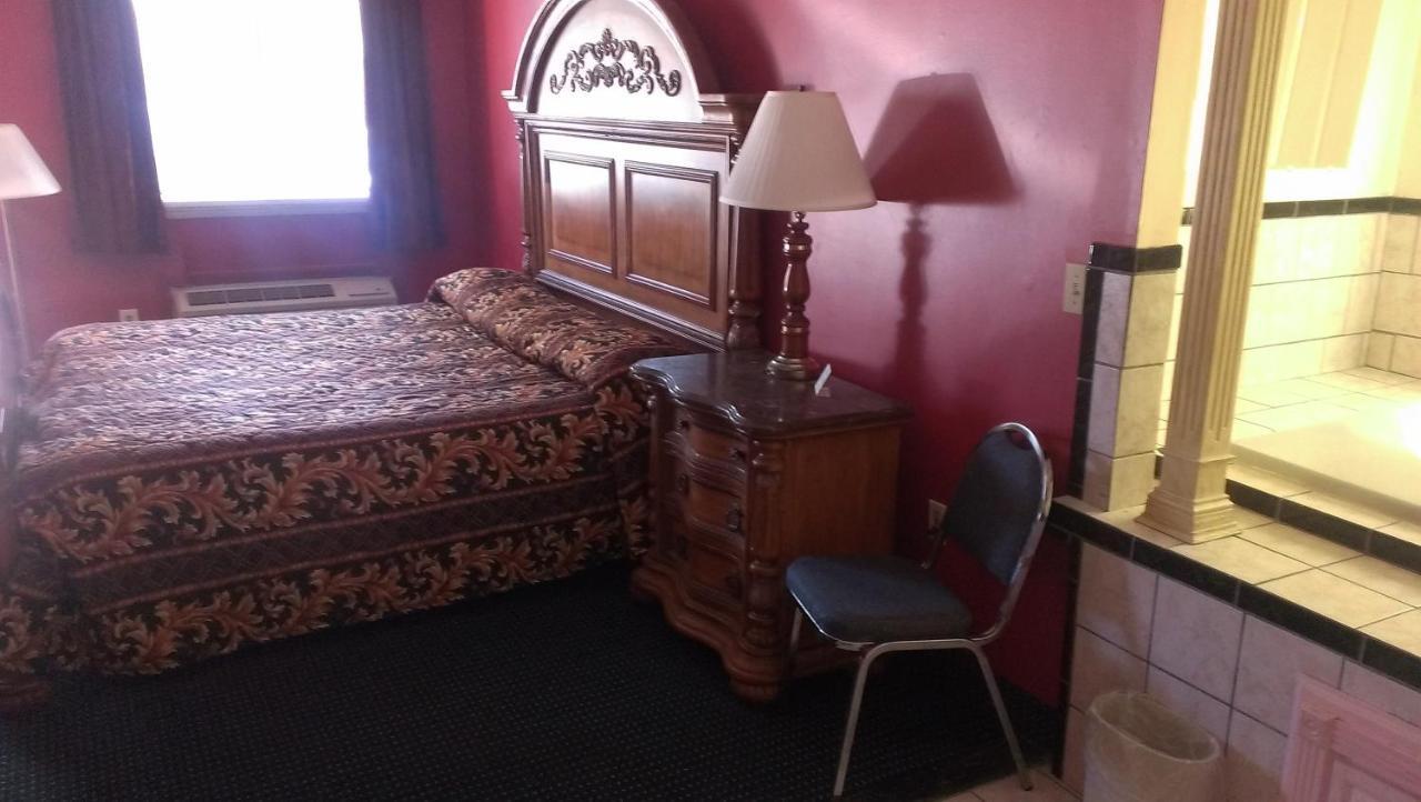 Red Carpet Inn Норуолк Экстерьер фото